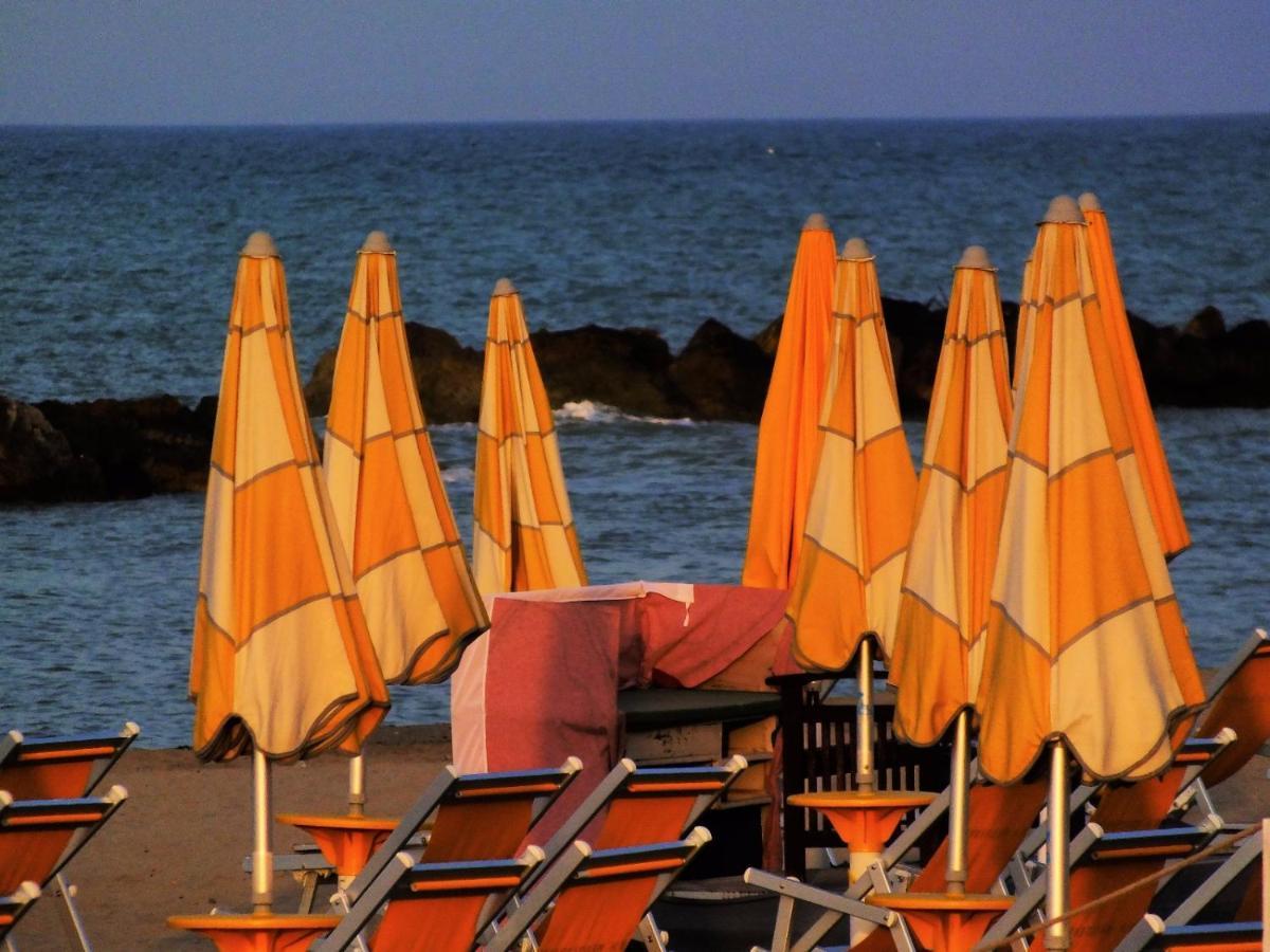 B&B Nonna Lilla Montesilvano Bagian luar foto